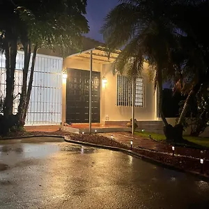 https://borinquen-beach-house.top-hotels-puertorico.com