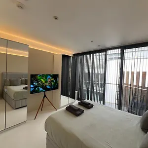 https://casa-olmi-in-shoreditch.cambridgehotelsuk.com